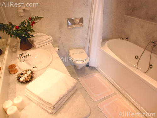 Porto Fira Suites 17